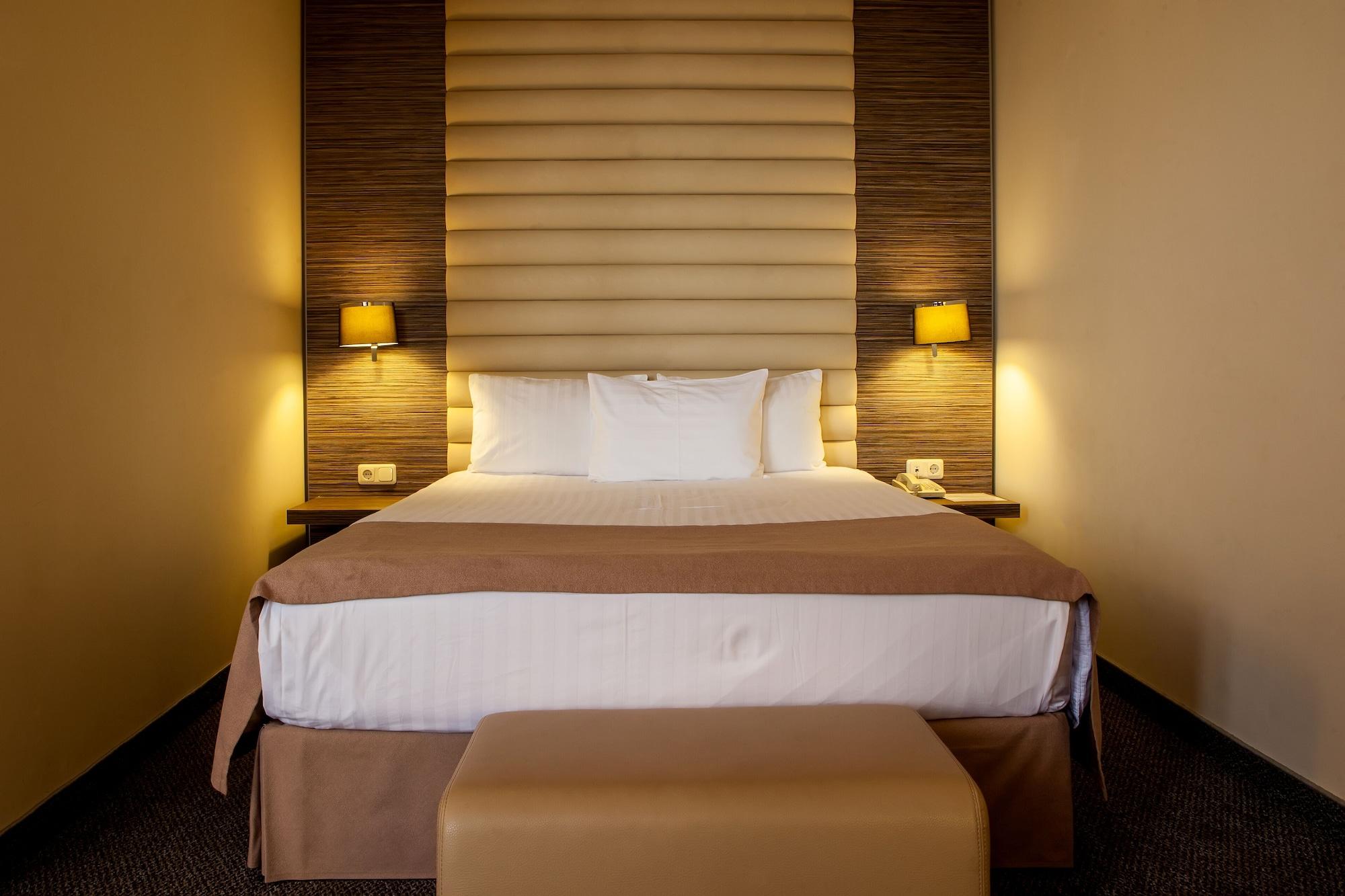 President Hotel By Hrazdan Hotel Cjsc Erevan Exterior foto