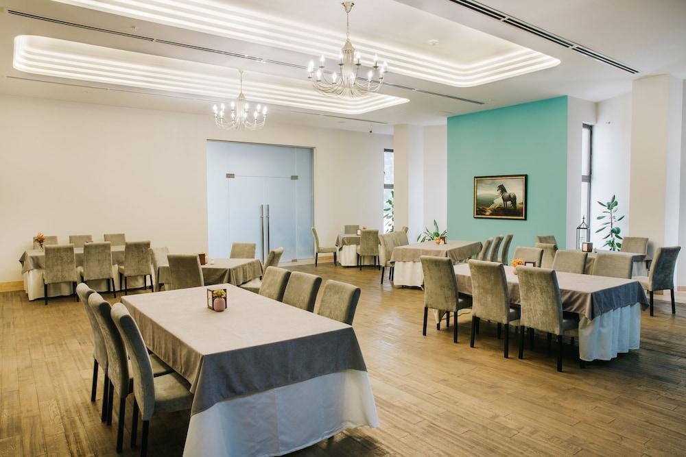 President Hotel By Hrazdan Hotel Cjsc Erevan Exterior foto