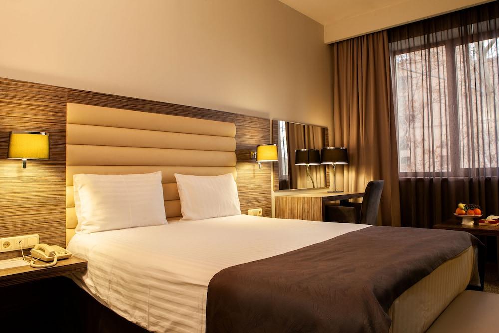 President Hotel By Hrazdan Hotel Cjsc Erevan Exterior foto