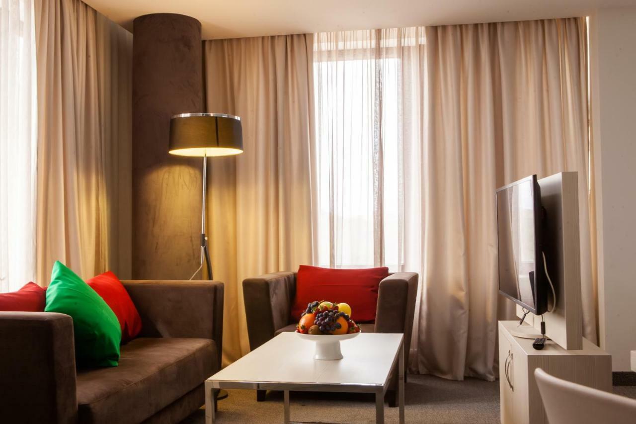 President Hotel By Hrazdan Hotel Cjsc Erevan Exterior foto
