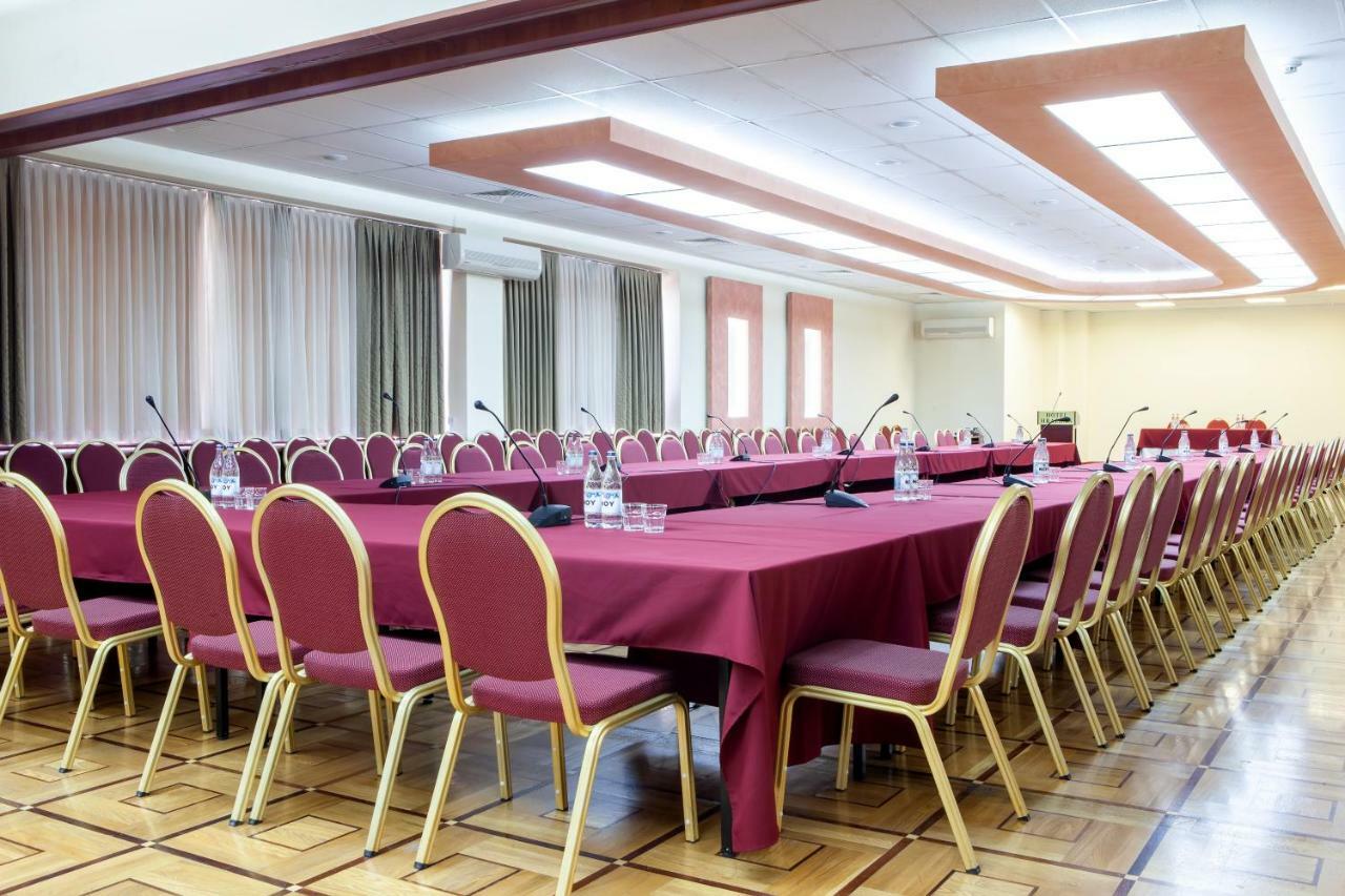 President Hotel By Hrazdan Hotel Cjsc Erevan Exterior foto