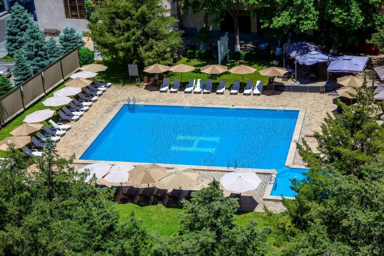 President Hotel By Hrazdan Hotel Cjsc Erevan Exterior foto