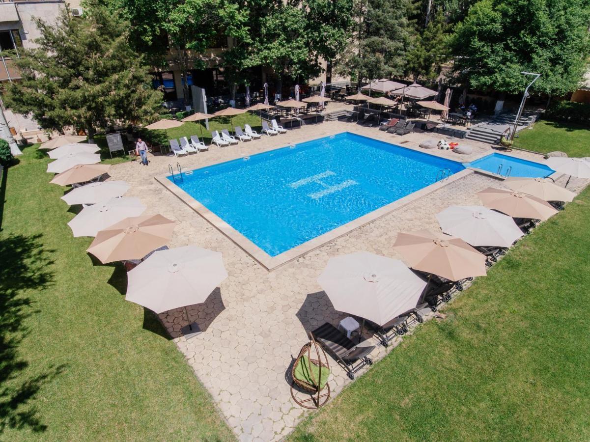 President Hotel By Hrazdan Hotel Cjsc Erevan Exterior foto