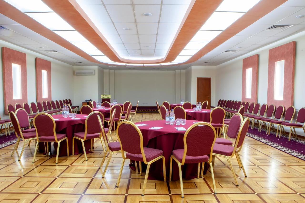 President Hotel By Hrazdan Hotel Cjsc Erevan Exterior foto