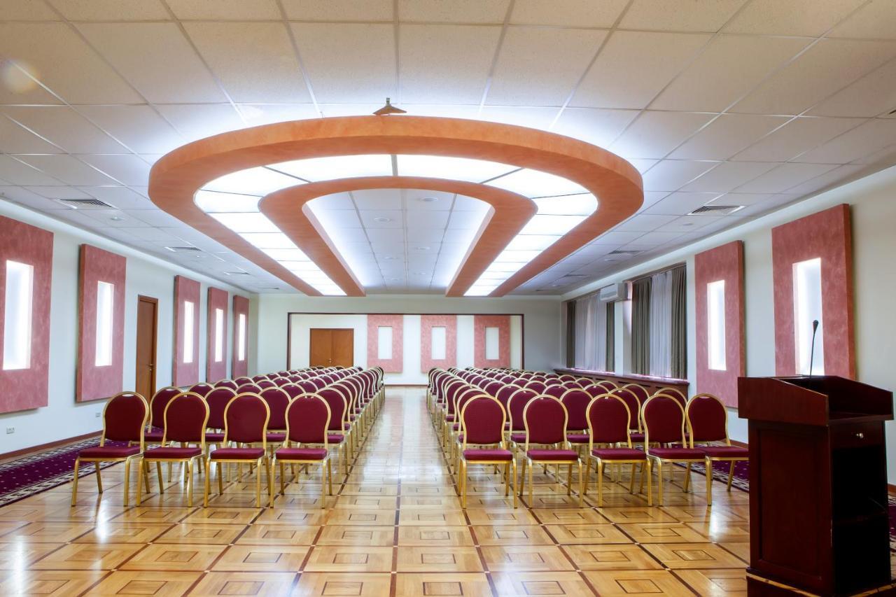 President Hotel By Hrazdan Hotel Cjsc Erevan Exterior foto
